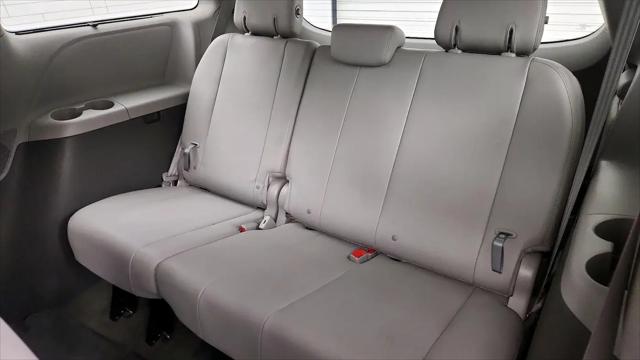 2017 Toyota Sienna XLE 8 Passenger
