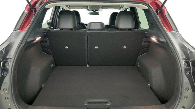 2025 Nissan Kicks SR FWD