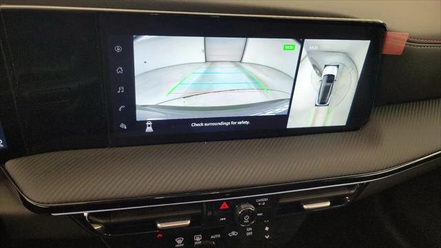 2025 Nissan Kicks SR FWD