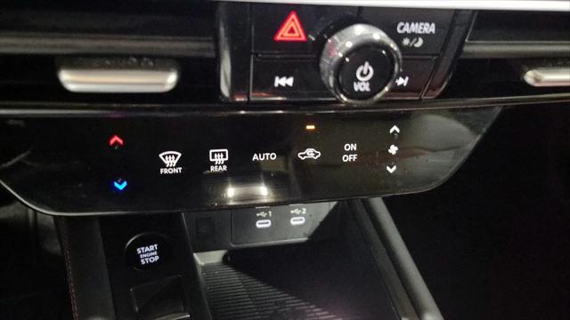 2025 Nissan Kicks SR FWD