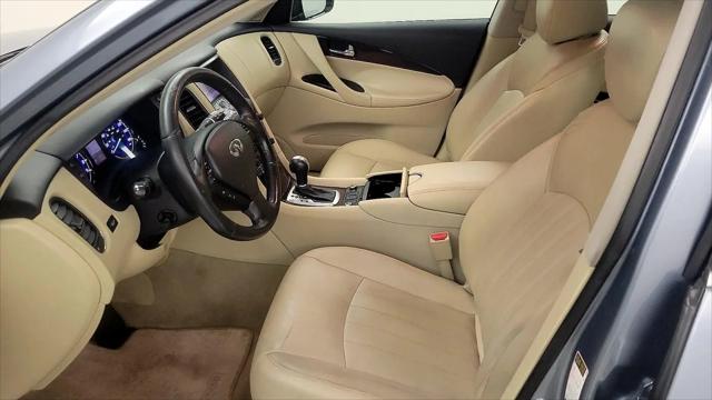 2017 INFINITI QX50 Standard