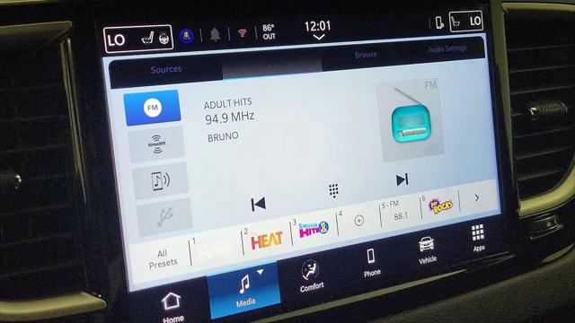 2025 Chrysler Pacifica Select