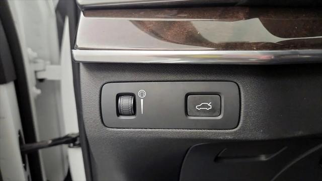 2019 Volvo XC90 T6 Momentum