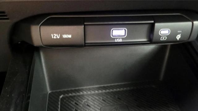 2025 Kia Niro SX