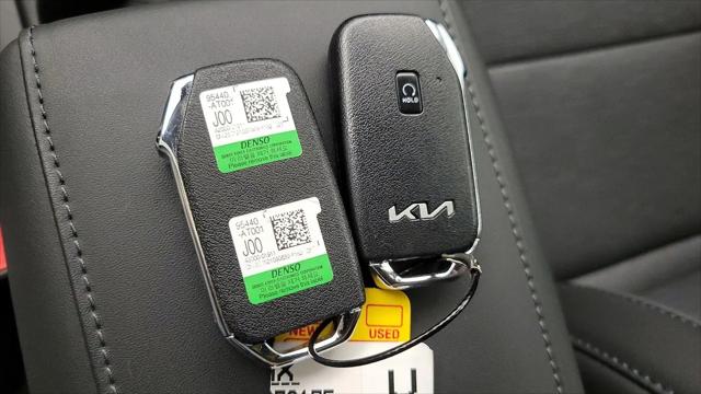 2025 Kia Niro SX