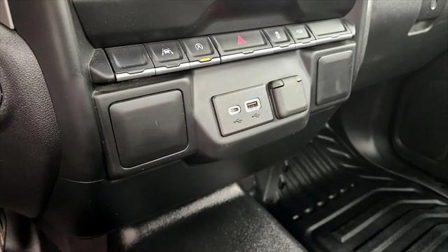 2022 Chevrolet Silverado 1500 2WD Regular Cab Standard Bed WT
