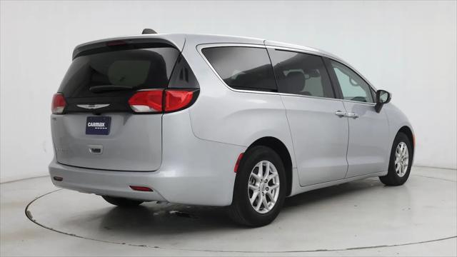 2023 Chrysler Voyager LX