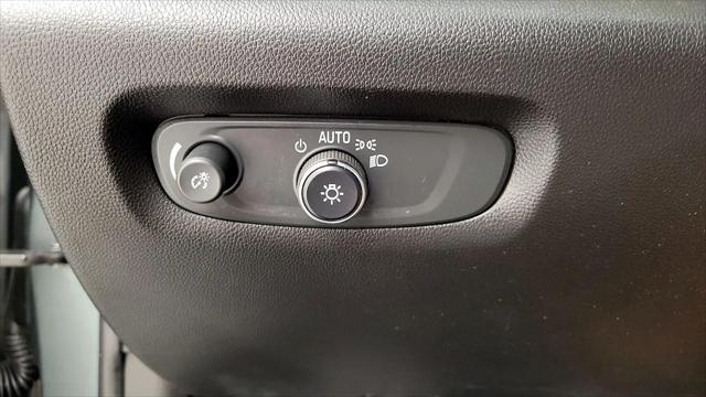 2022 Chevrolet Traverse FWD LT Cloth