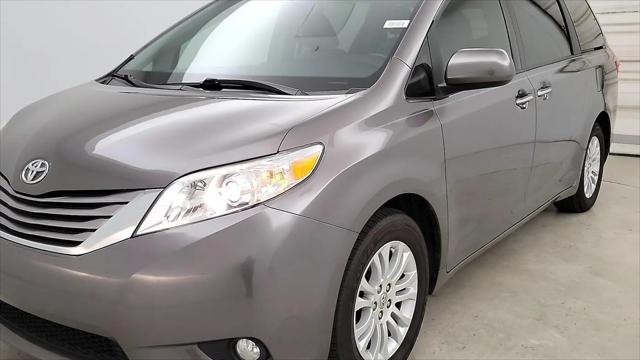 2017 Toyota Sienna XLE 8 Passenger