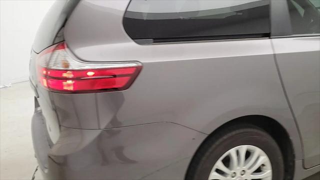 2017 Toyota Sienna XLE 8 Passenger