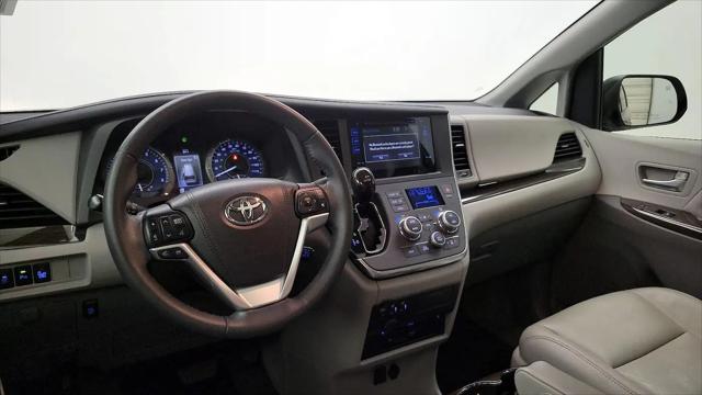 2017 Toyota Sienna XLE 8 Passenger