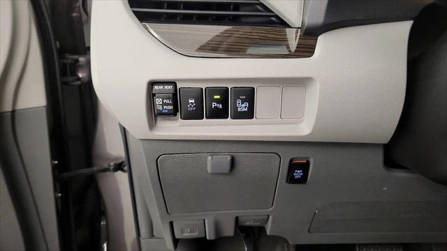 2017 Toyota Sienna XLE 8 Passenger