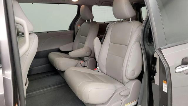 2017 Toyota Sienna XLE 8 Passenger