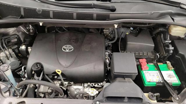 2017 Toyota Sienna XLE 8 Passenger