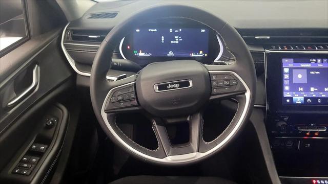 2023 Jeep Grand Cherokee L Laredo 4x4