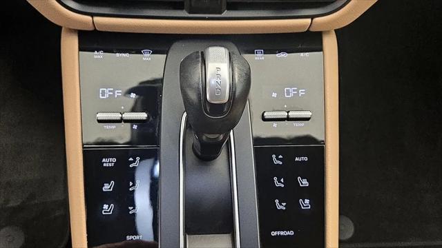 2023 Porsche Macan T