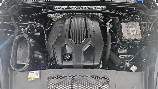 2023 Porsche Macan T