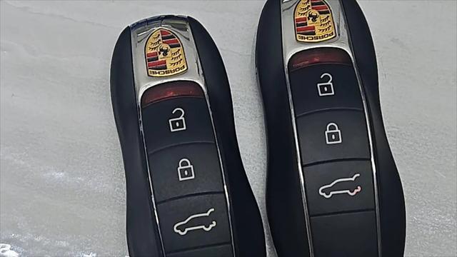 2023 Porsche Macan T