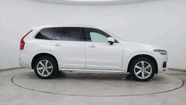 2022 Volvo XC90 T5 Momentum 7 Passenger