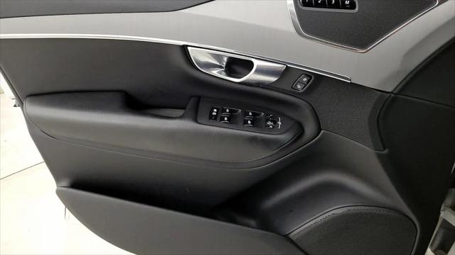 2022 Volvo XC90 T5 Momentum 7 Passenger