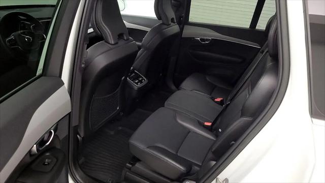 2022 Volvo XC90 T5 Momentum 7 Passenger