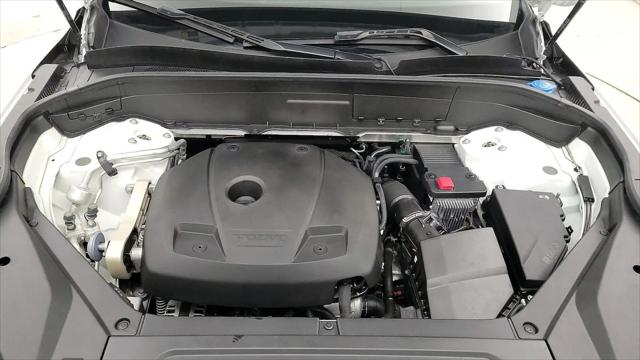 2022 Volvo XC90 T5 Momentum 7 Passenger
