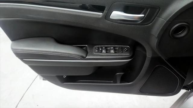 2022 Chrysler 300 S
