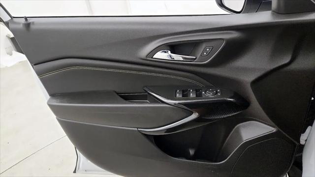 2025 Chevrolet Trax FWD LT