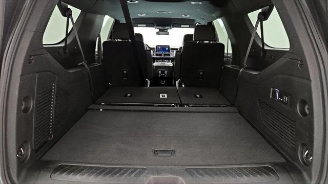 2023 Chevrolet Suburban 2WD LT