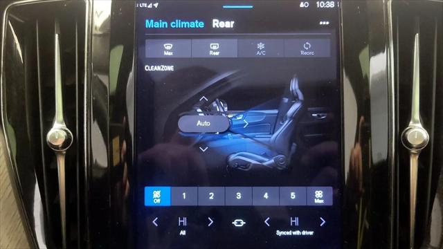 2022 Volvo XC60 B5 Inscription