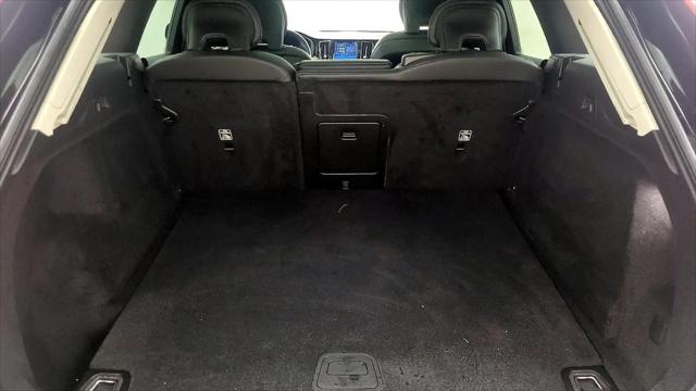 2022 Volvo XC60 B5 Inscription