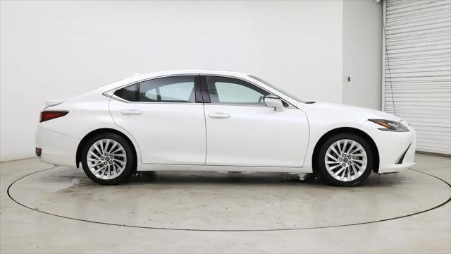 2025 Lexus ES 300h Ultra Luxury