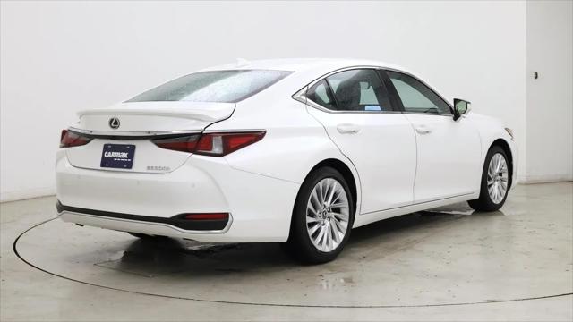 2025 Lexus ES 300h Ultra Luxury