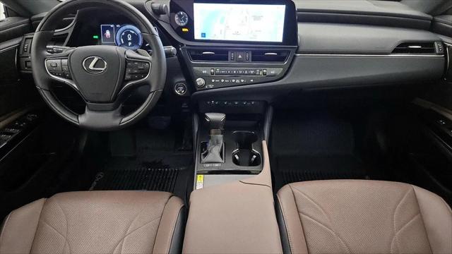 2025 Lexus ES 300h Ultra Luxury