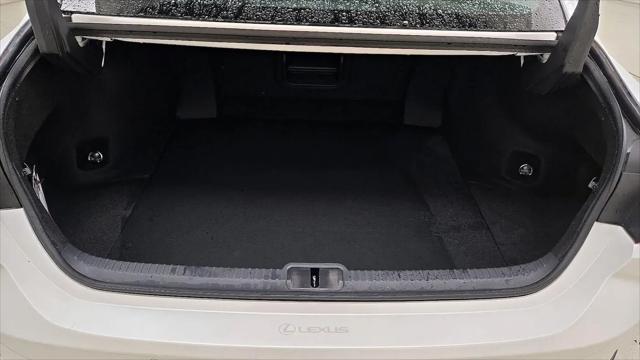2025 Lexus ES 300h Ultra Luxury