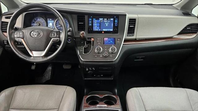 2016 Toyota Sienna XLE Premium 8 Passenger