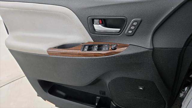 2016 Toyota Sienna XLE Premium 8 Passenger