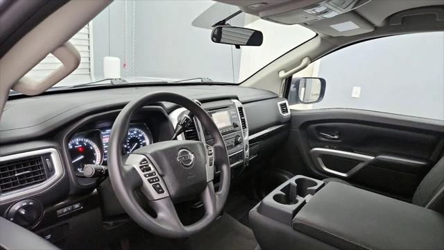 2017 Nissan Titan SV