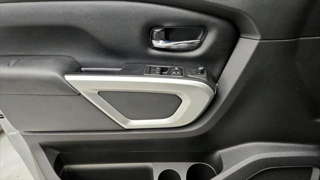 2017 Nissan Titan SV
