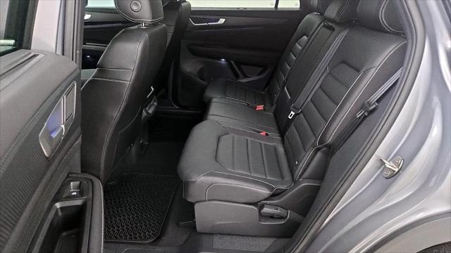 2024 Volkswagen Atlas Cross Sport 2.0T SEL R-Line