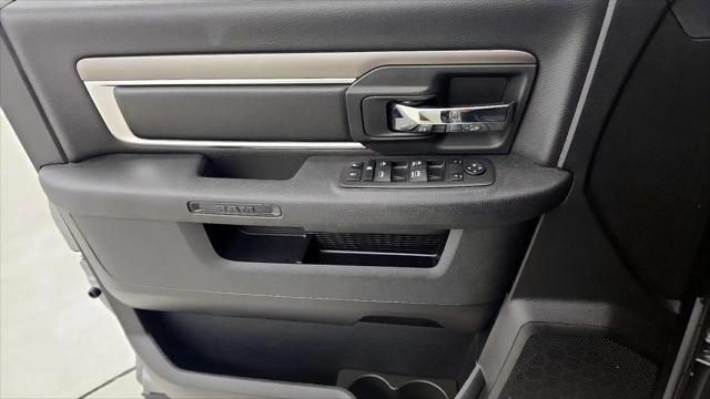2024 Ram 1500 Classic Warlock Crew Cab 4x4 5'7" Box