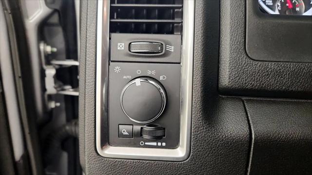 2024 Ram 1500 Classic Warlock Crew Cab 4x4 5'7" Box