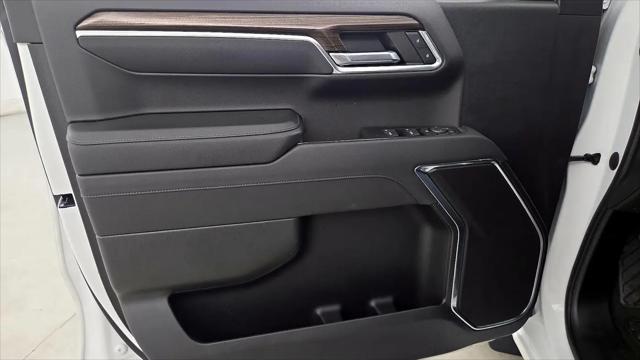 2023 Chevrolet Silverado 1500 4WD Crew Cab Short Bed LT with 2FL