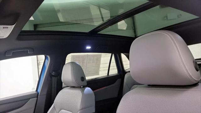 2024 Volkswagen Atlas Cross Sport 2.0T SEL R-Line