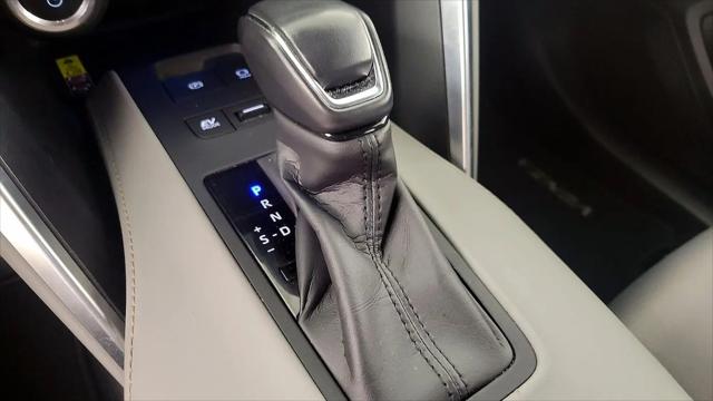 2023 Toyota Venza LE