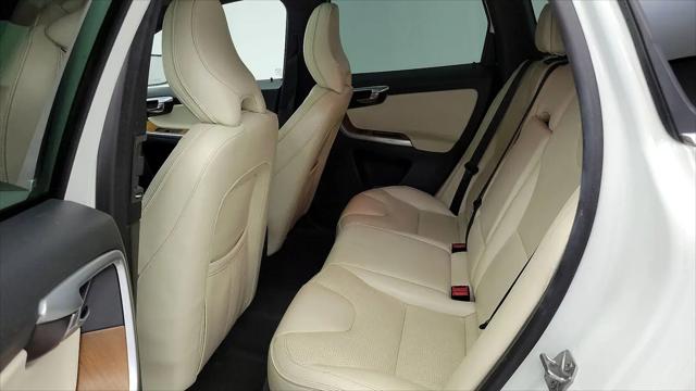 2015 Volvo XC60 T5 Platinum