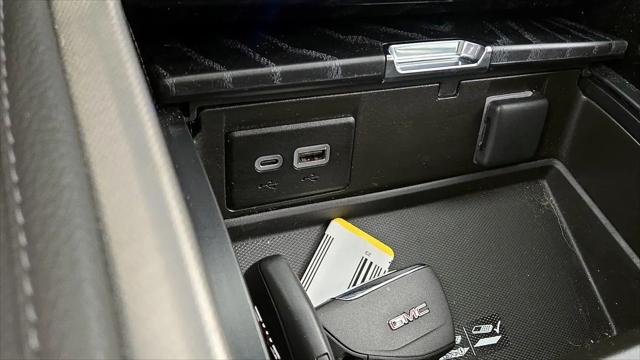 2023 GMC Yukon XL 4WD Denali