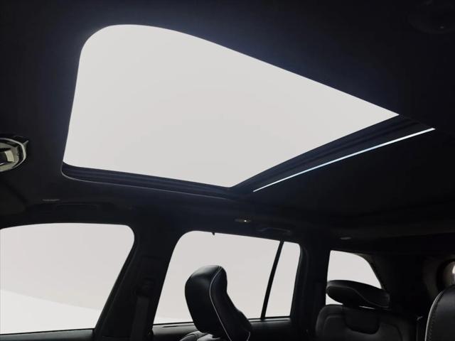 2023 Jeep Grand Cherokee Summit 4x2
