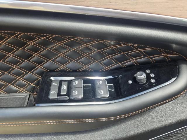 2023 Jeep Grand Cherokee Summit 4x2
