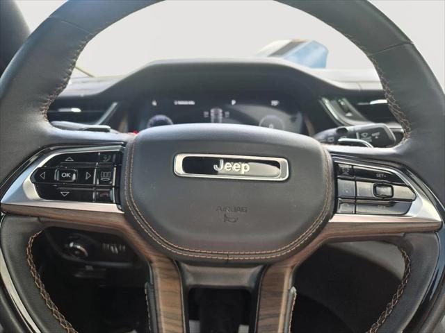 2023 Jeep Grand Cherokee Summit 4x2
